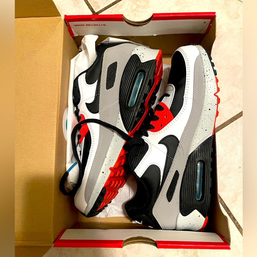 Nice NIKE Air Max shoes!